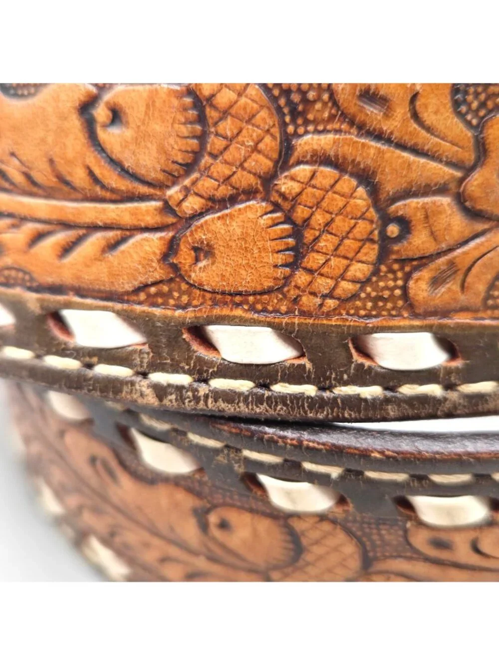 Vintage Justin Tooled Top Grain Cowhide Leather Belt Acorn Leaf Design Western